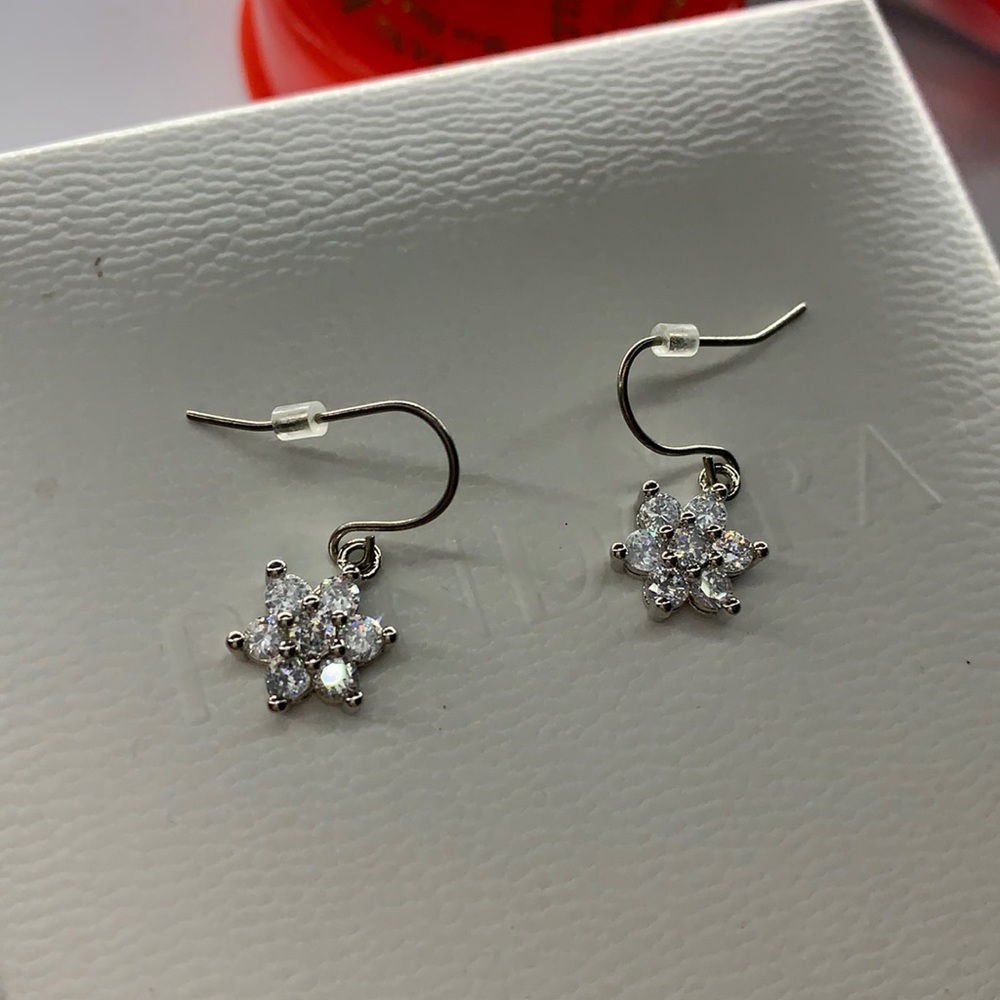 Flower diamond dangle earrings